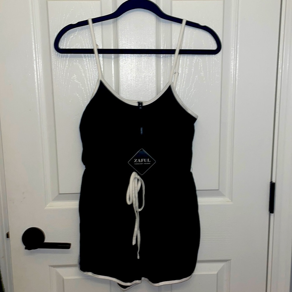 ZAFUL medium short jumper cinched at waist. 10/10 condition, never worn
